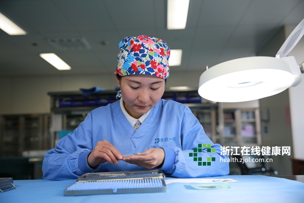 仁心仁术 感动瞬间之:为了病人不被感染 他们这样守护