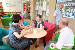 “邻里互助、共担使命”市计生站在职党员进社区活动