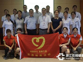 就算大雨让这座小城颠倒，也要为孩子们送去健康