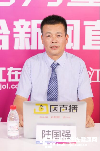 陆国强小.jpg