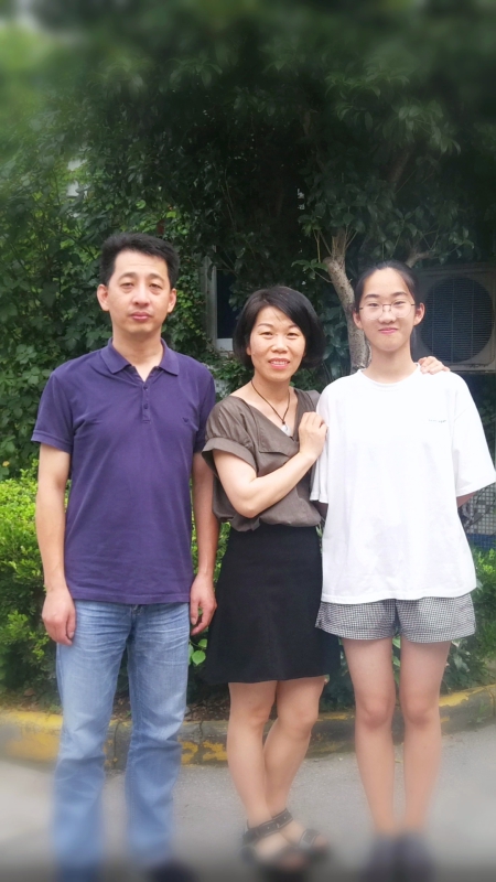 湖州市南浔区顾赞华家庭照.jpg