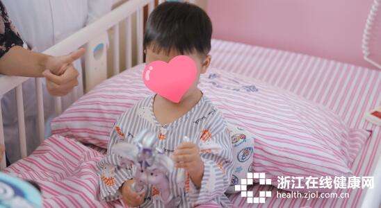 妈妈割肝救子 