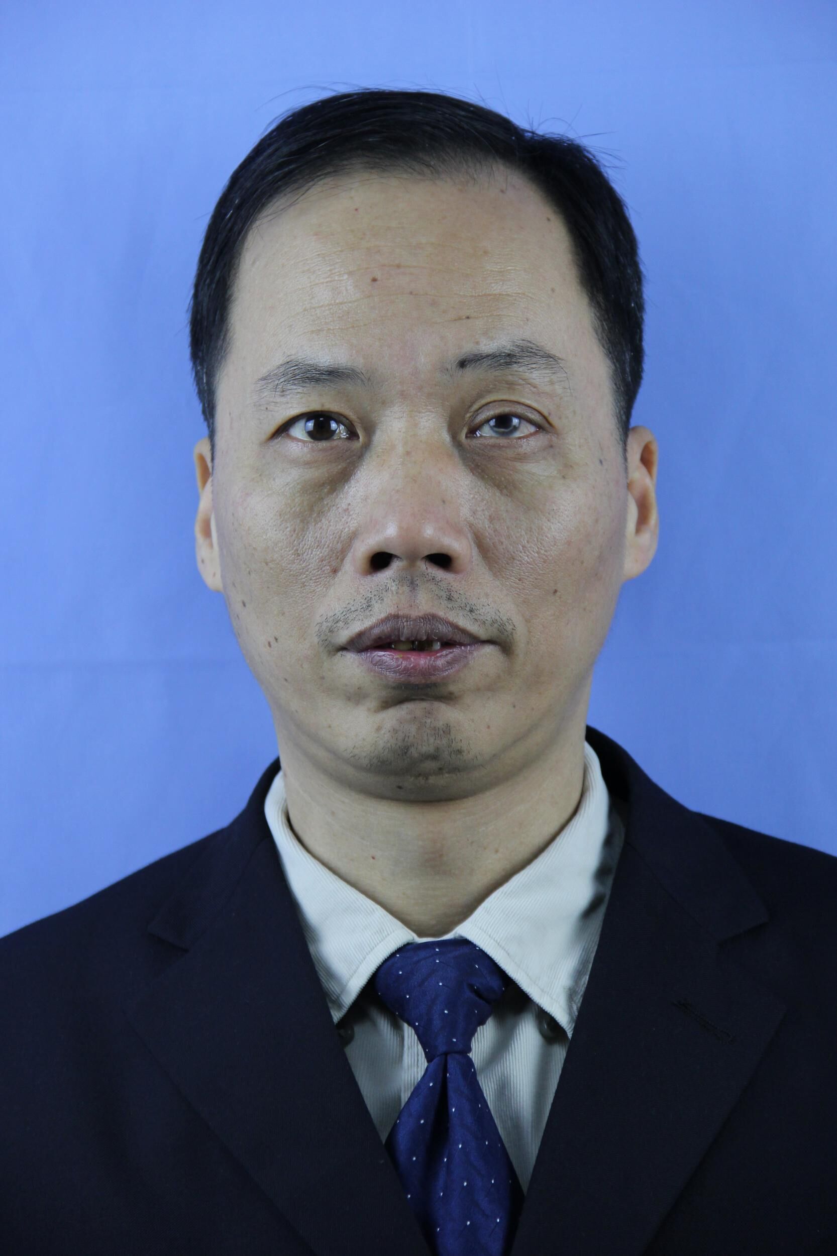 唐坚强