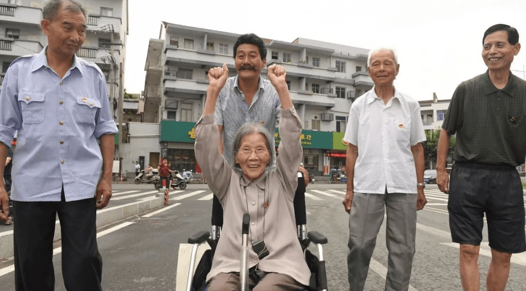 特别的生日给特别的你，百岁老党员回到黄泽“七一村”