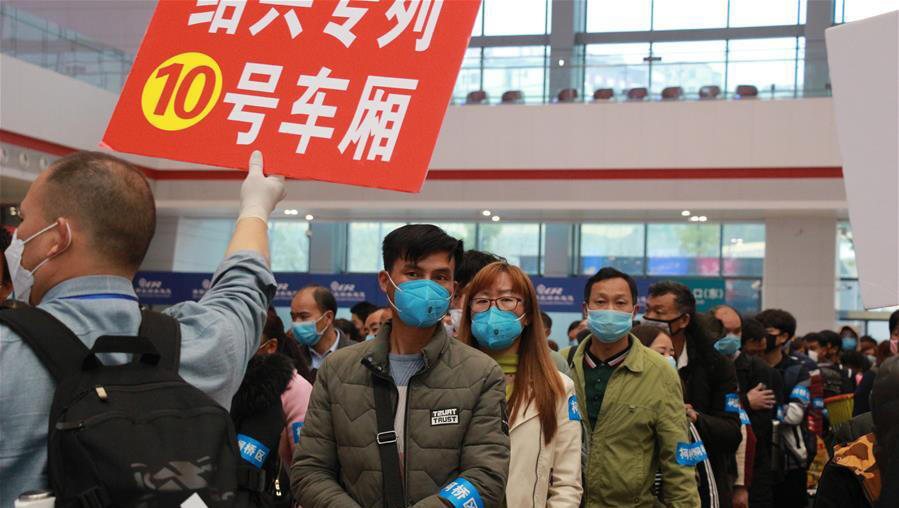 浙江绍兴"点对点"专列接中西部务工人员返岗复工