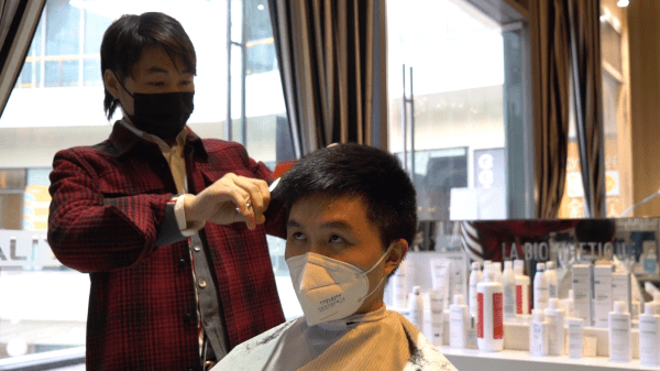 复工36计丨采用预约制 理发店有序复工